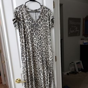Leopard print maxi dress